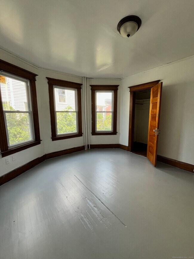 Building Photo - 67 Sisson Ave
