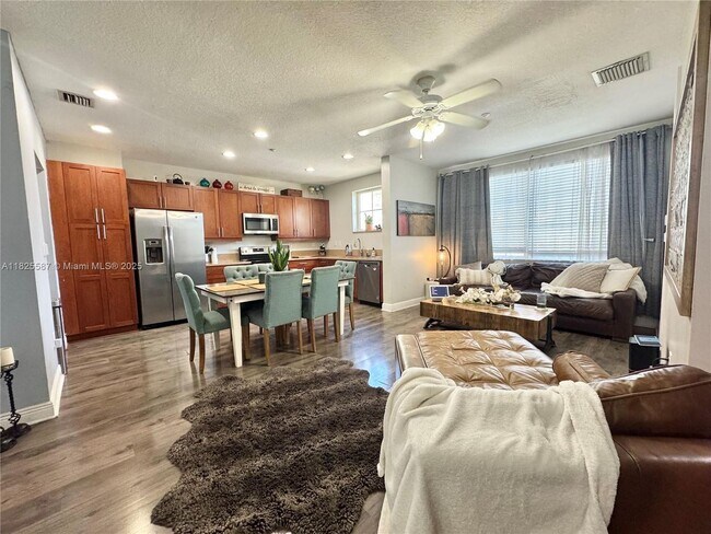 Foto del edificio - 1332 SW 2nd Ct