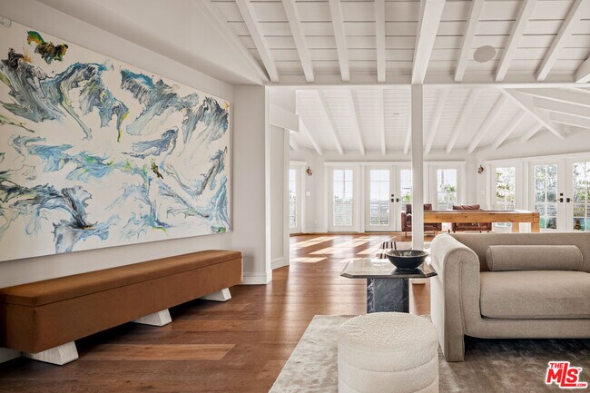 Building Photo - 12417 Mulholland Dr