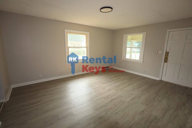 Foto del edificio - Two Bedroom House | Move in Ready