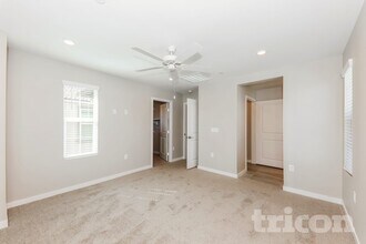 Interior Photo - Tricon Winchester