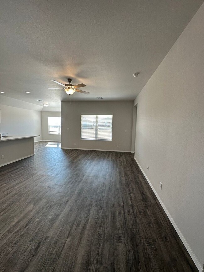 Building Photo - *MOVE-IN PROMO!* Four Bedroom | Two Bath H...