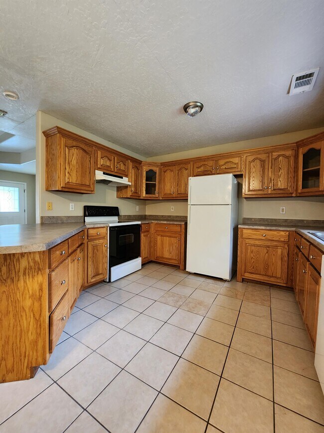 Foto del edificio - 8193 Redstone Dr