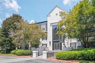 Building Photo - 4303 Pine Heights Dr NE