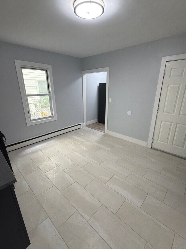 Foto del edificio - 748 Maple St