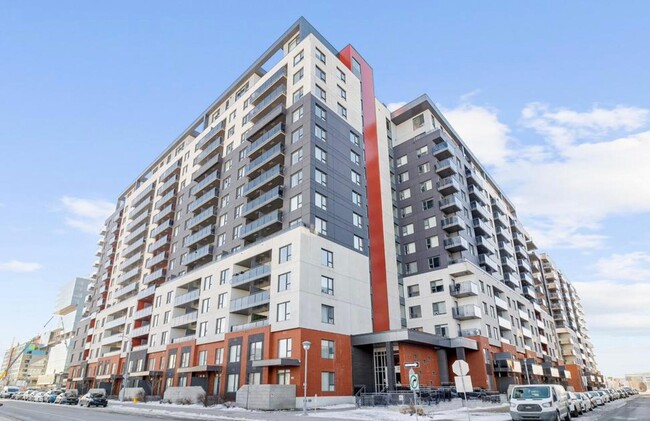 Building Photo - 1400 St Lucien-Paiement