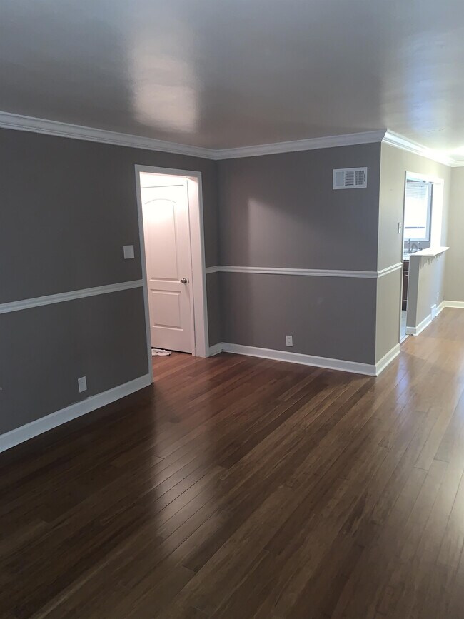 Building Photo - 6214 Sunshine Dr