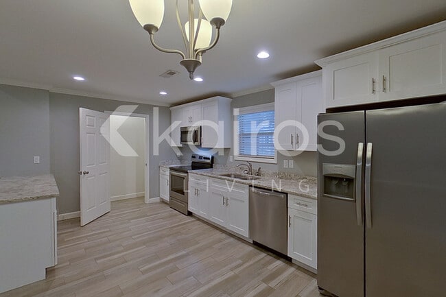 Building Photo - 162 Eastwood Ln