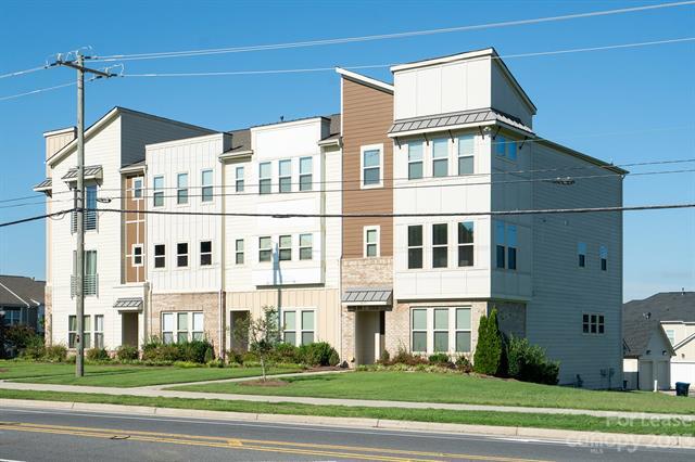 Foto principal - 2635 Statesville Ave