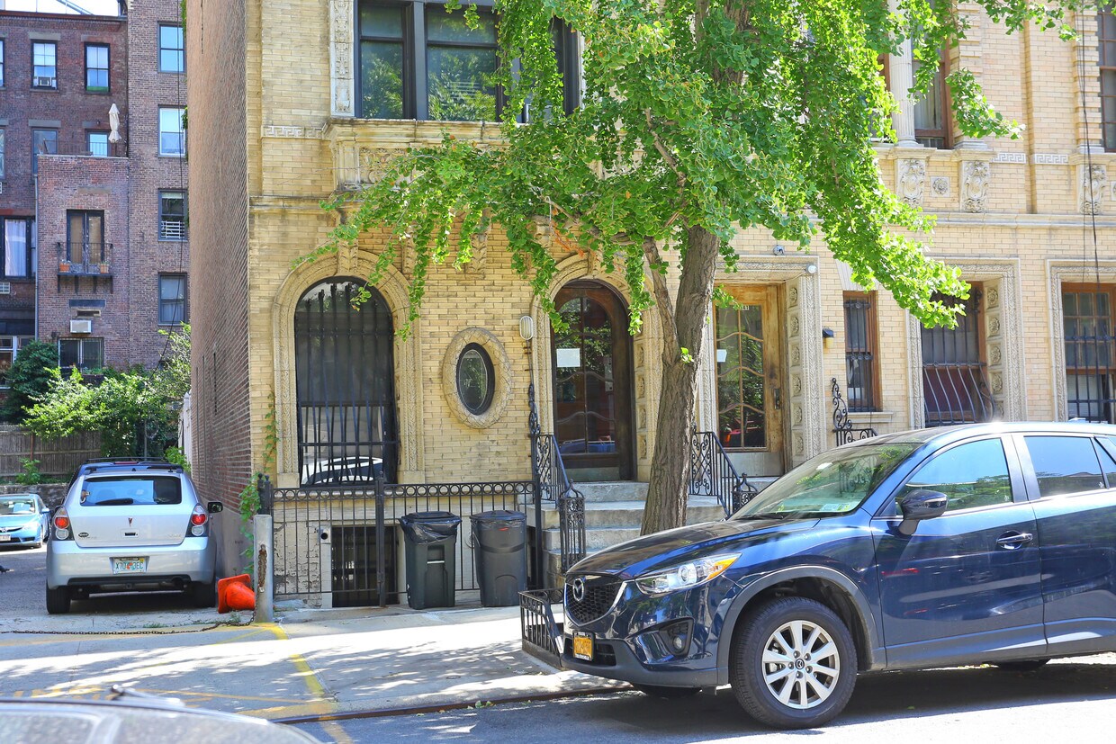 Foto del edificio - 343 W 71st St