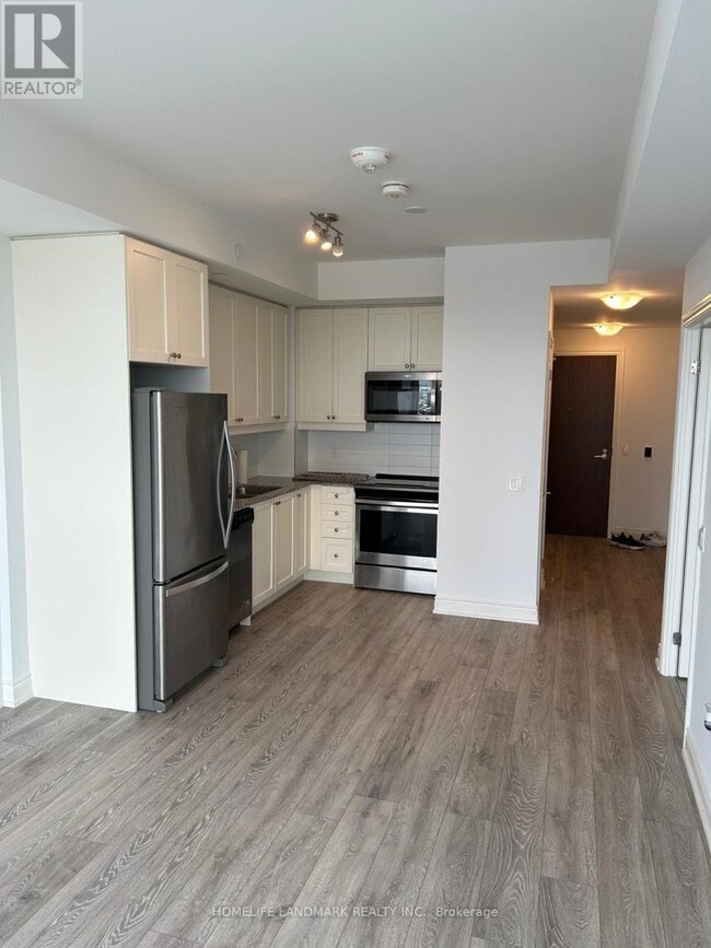 Building Photo - 1050 Main St E