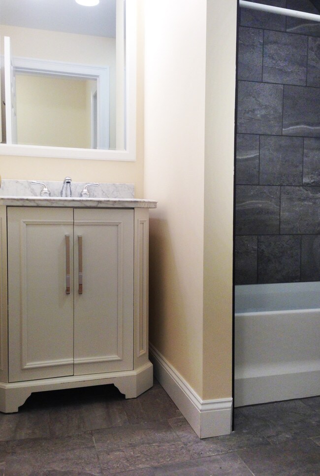 Building Photo - 40 Intervale Ave