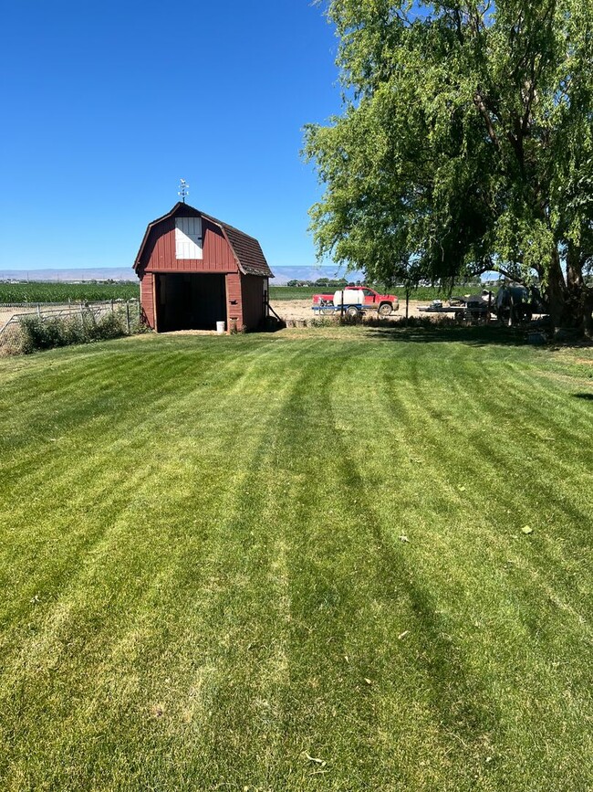 Building Photo - Great home for rent in the country!