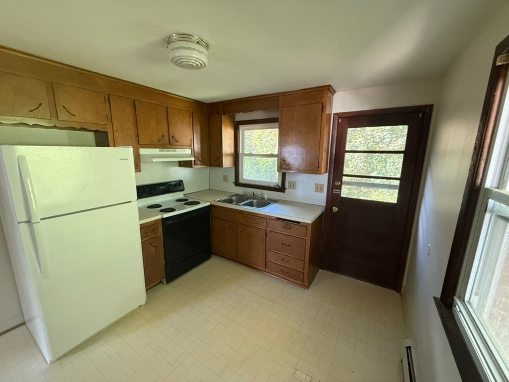 Primary Photo - 372 Park St