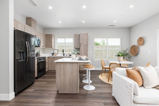 Building Photo - The Palms Luxury Condominiums