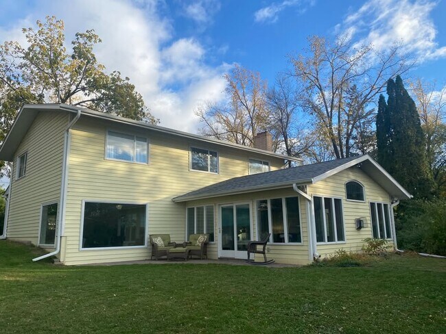 Building Photo - 1628 Mckusick Ln