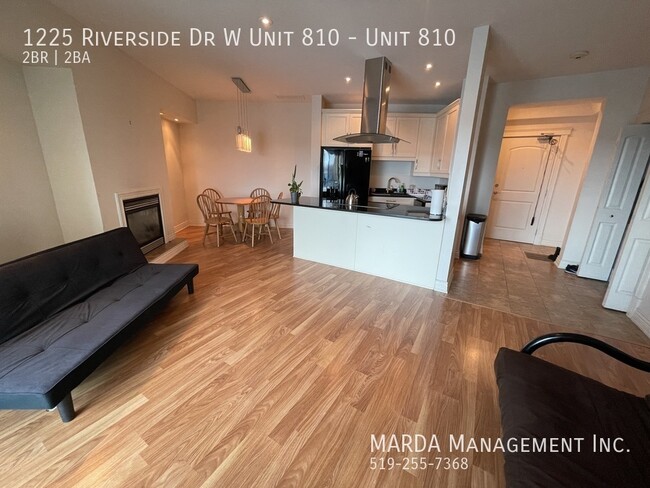 Photo du bâtiment - BEAUTIFUL 2 BED/2 BATH CONDO ON RIVERSIDE DRIVE! PLUS UTILITIES!