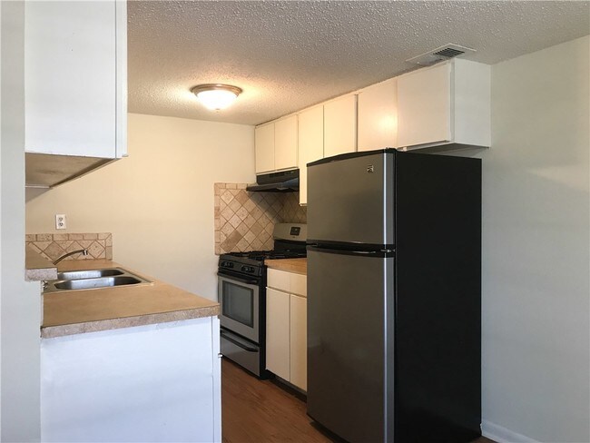 Foto del edificio - 4709 Harmon Ave