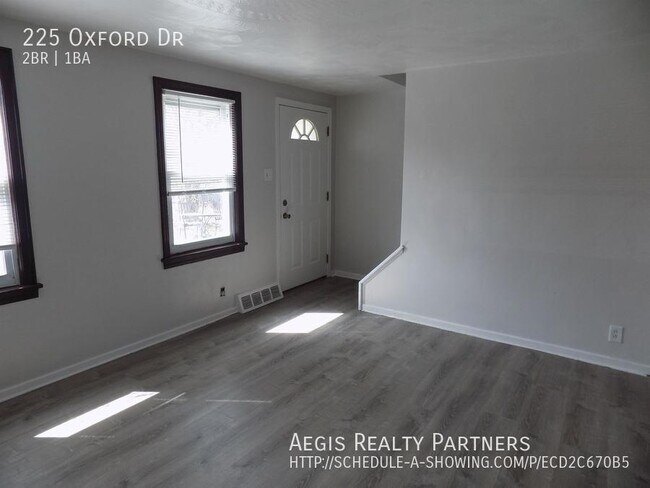 Building Photo - 225 Oxford Dr