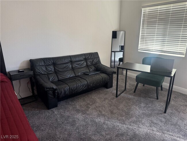 Foto del edificio - 2749 Canarsy Ct