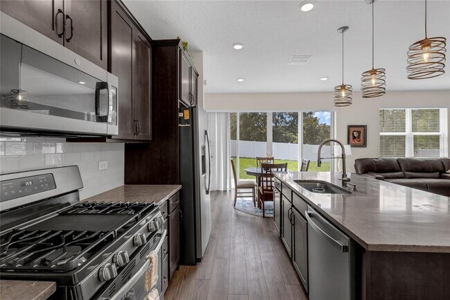 Foto del edificio - 2532 Autumn Stream Dr