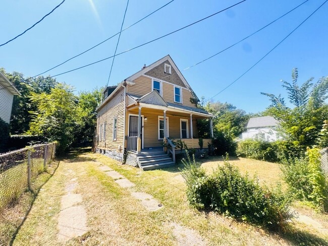 Building Photo - 924 Ansel Rd