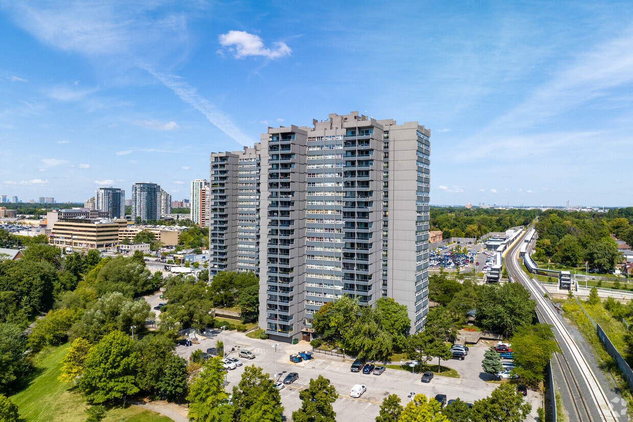 Photo principale - 4101 Sheppard Ave
