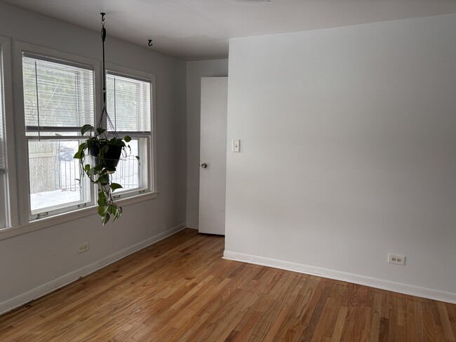 Building Photo - 556 Hartmann Ln