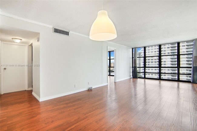 Building Photo - 2049 S Ocean Dr