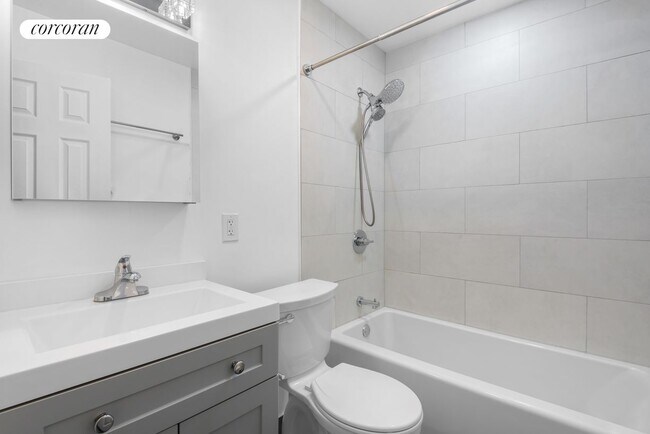 Foto del edificio - 229 Cooper St