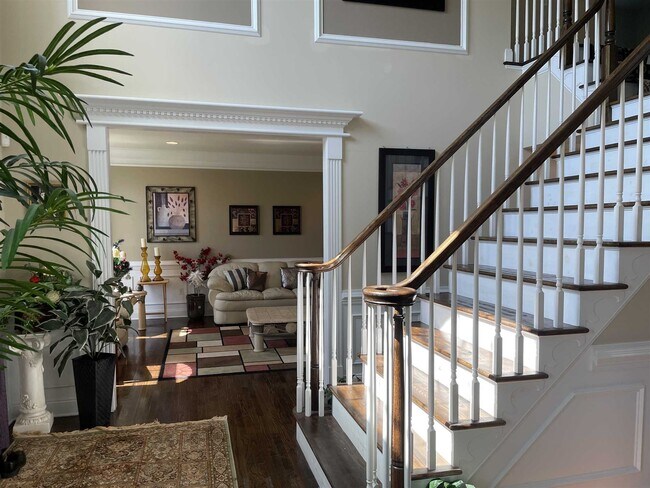 Building Photo - 110 Ridgeline Dr