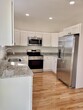 Foto principal - 455R Sherman Ave