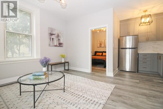 Building Photo - 291 Stewart St