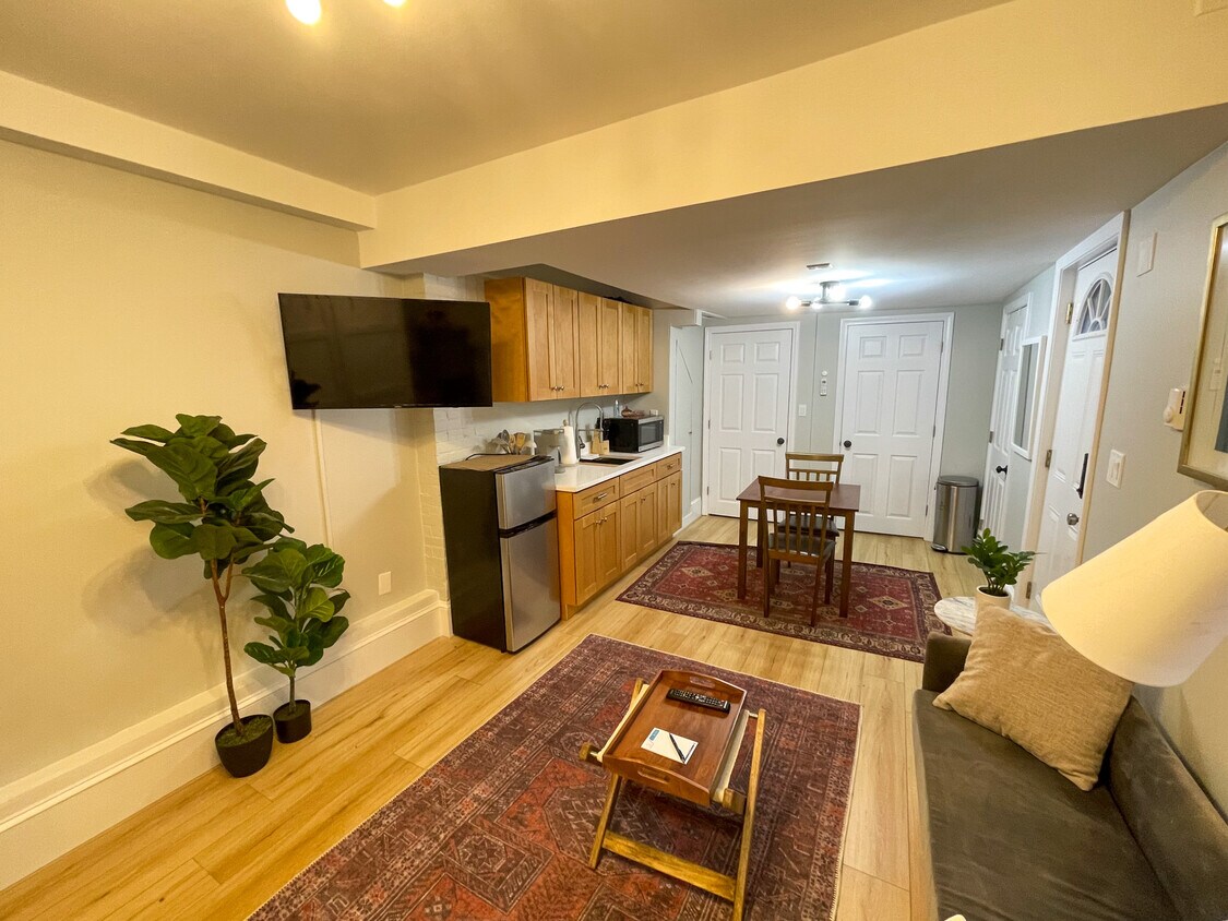 Primary Photo - 24 Warwick Rd
