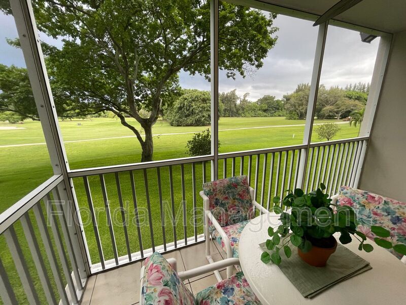 Foto principal - 3100 N Palm Aire Dr