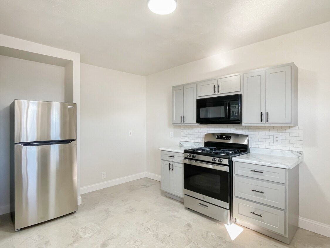 1 Bedroom - 3022 Virginia Ave