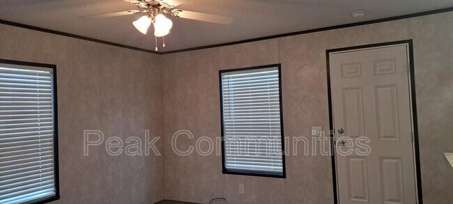 Building Photo - 128 Shady Brook Hts