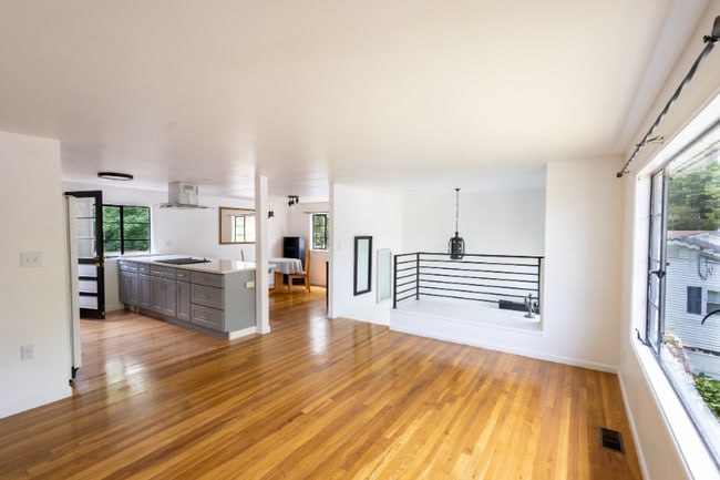Building Photo - 30 Leighton Rd