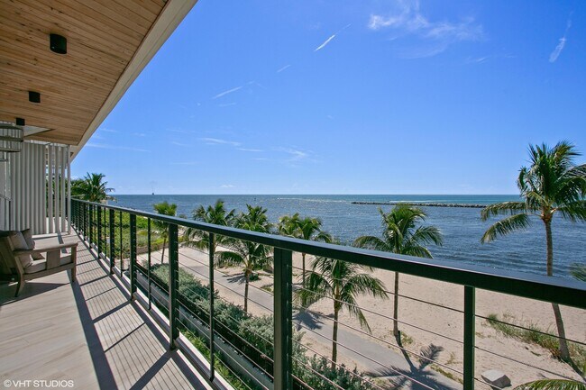 Building Photo - 106 Inlet Way