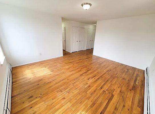 Foto del edificio - 2 bedroom in BRONX NY 10456