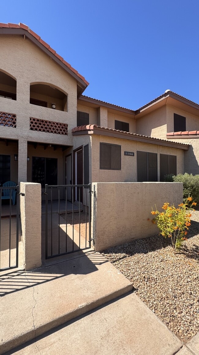 Foto del edificio - 8625 E Belleview Pl