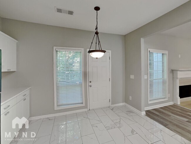 Foto del edificio - 1557 Silver Ridge Dr SW
