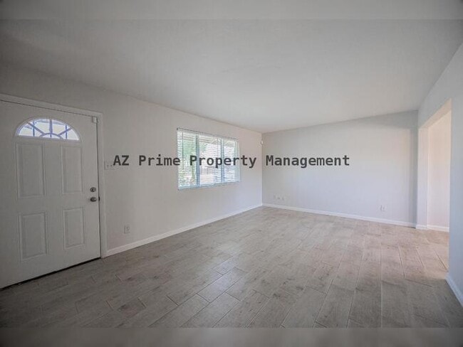Building Photo - 6637 E Wilshire Dr