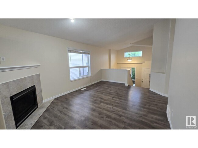 Building Photo - 2024-235A 35A Ave NW