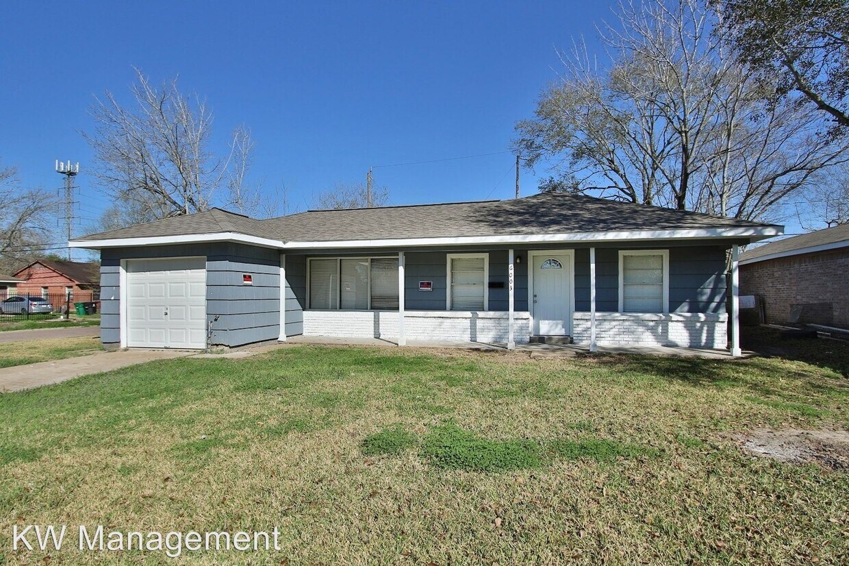 6003 Belcrest St, Houston, TX 77033 House Rental in Houston, TX