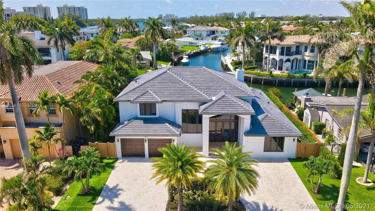 Primary Photo - 750 Marine Dr