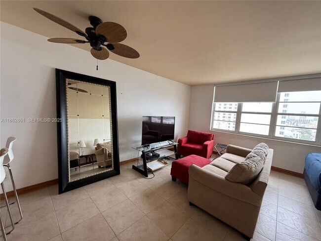 Foto del edificio - 100 Lincoln Rd