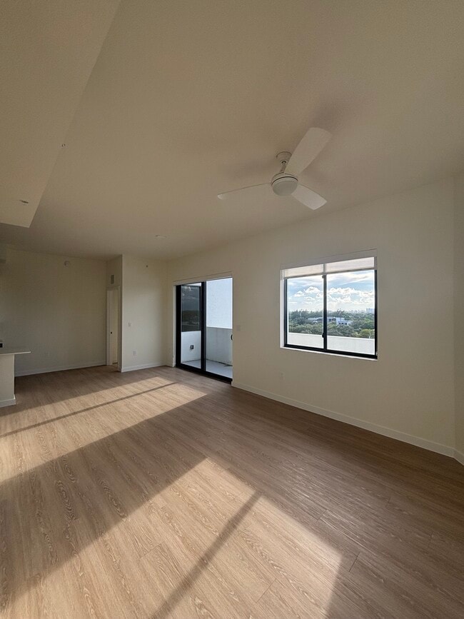 Building Photo - 19550 NE 26th Ave