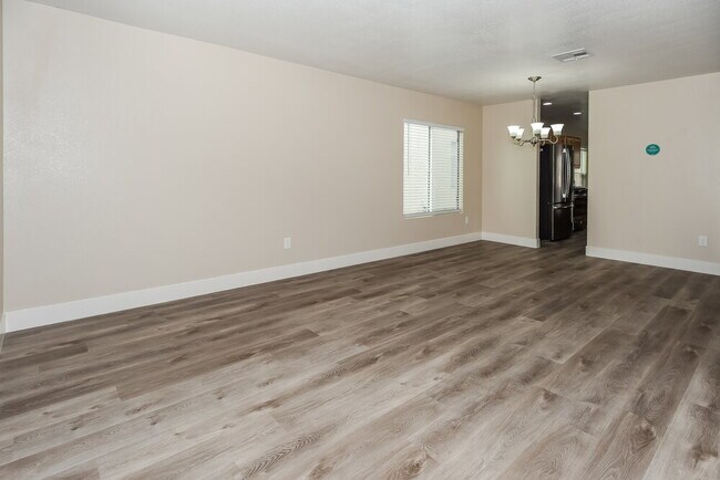 Building Photo - 1820 Loida Ct