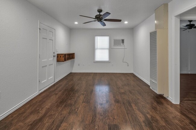 Building Photo - 162 Mc Dougal Ave